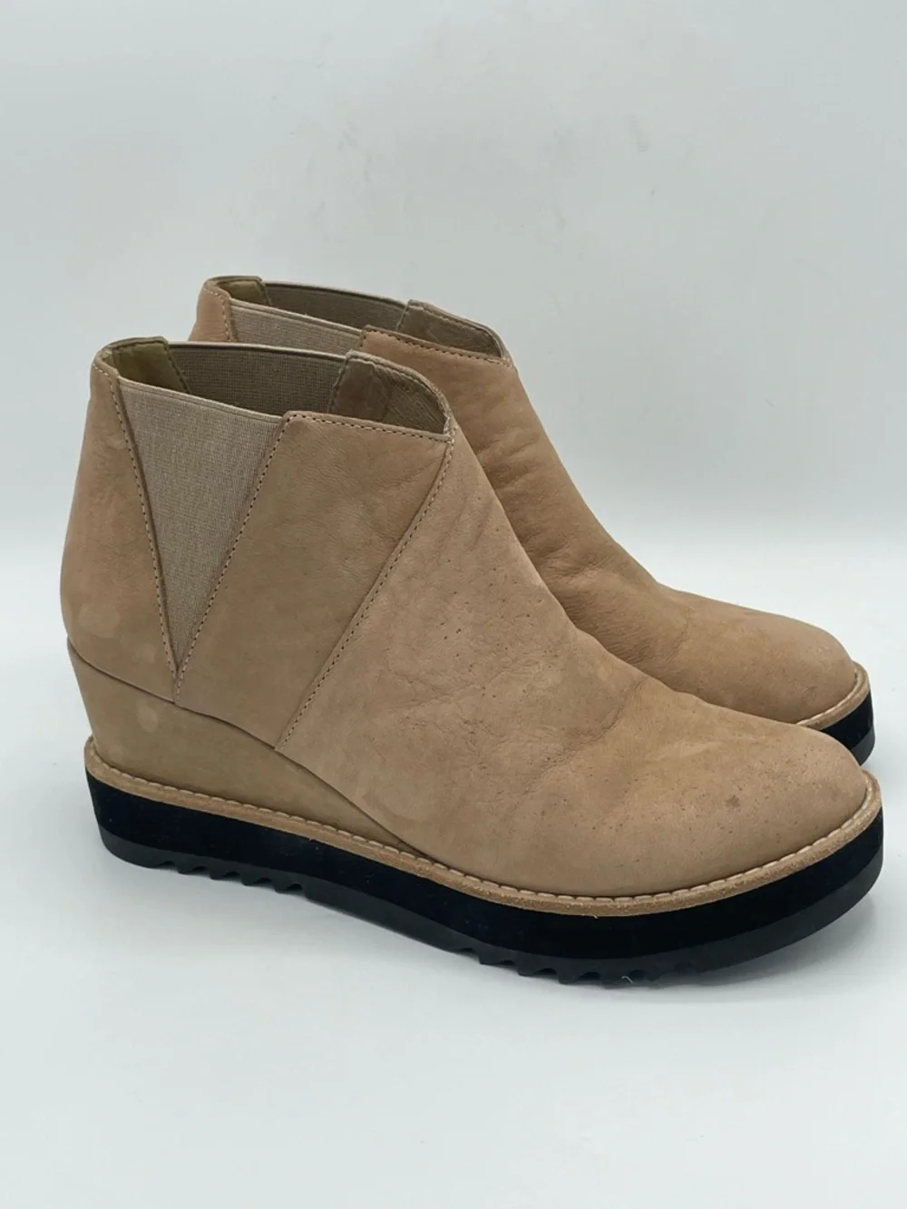Eileen Fisher Caddy Tan Nubuck Leather Wedge Ankle Booties Size 7M.